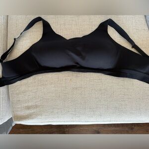 Lululemon bra NEVER WORN